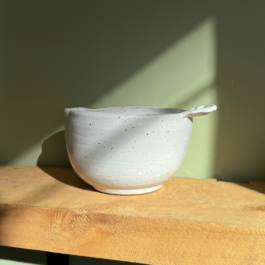 Pouring Bowl in Cloud